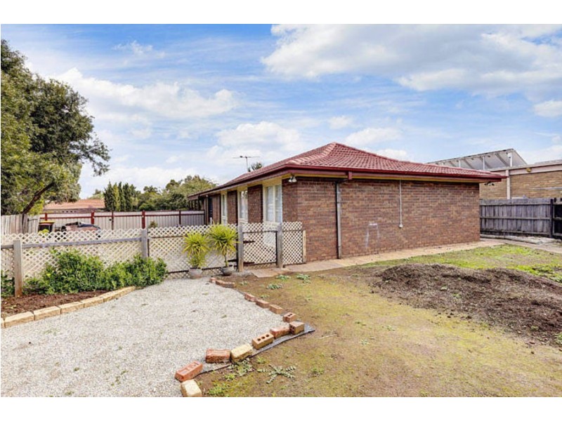 21 McKinnon Court, Melton West VIC 3337