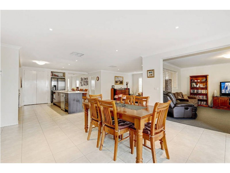 164 Clarkes Road, Brookfield VIC 3338