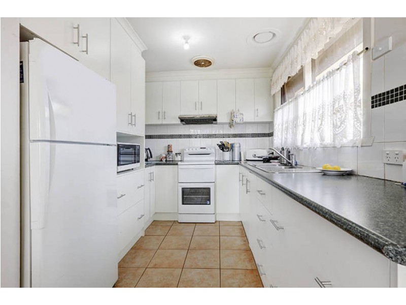 14 Sturt Road, Melton South VIC 3338