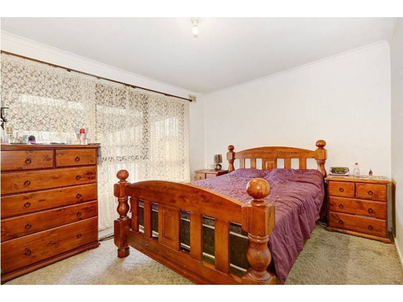 14 Sturt Road, Melton South VIC 3338