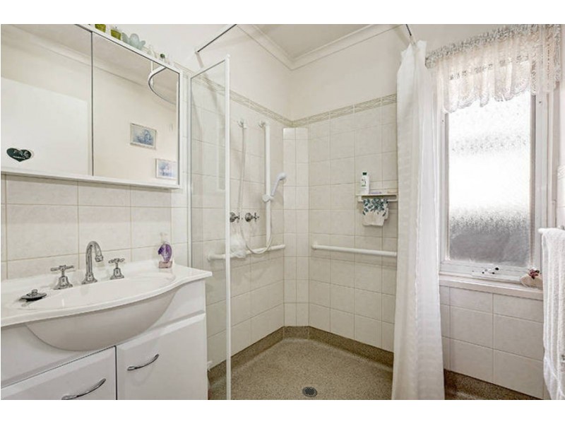 9 Waratah Street, Melton South VIC 3338