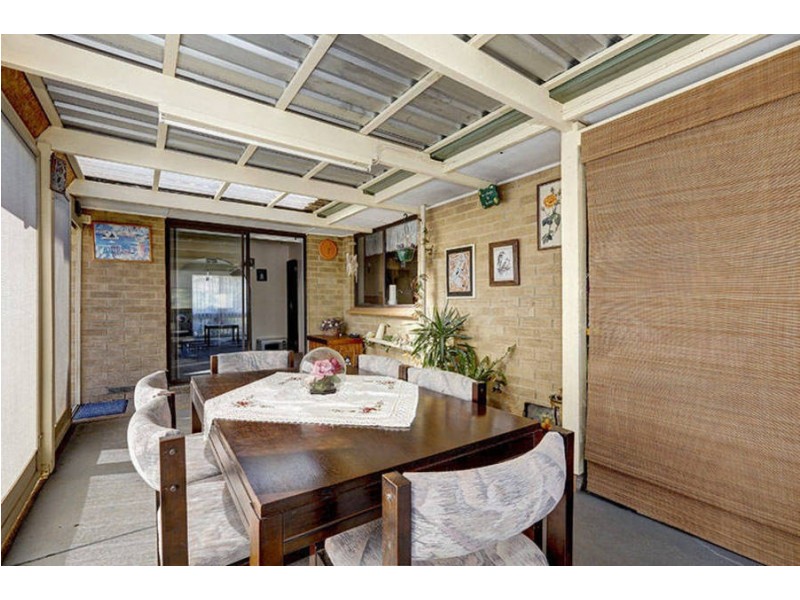 9 Waratah Street, Melton South VIC 3338