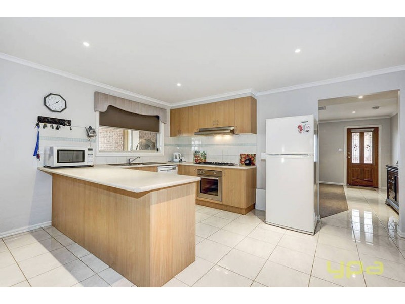 15 Sugarberry Rise, Melton West VIC 3337