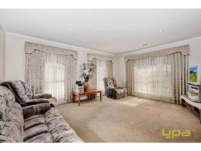 15 Sugarberry Rise, Melton West VIC 3337