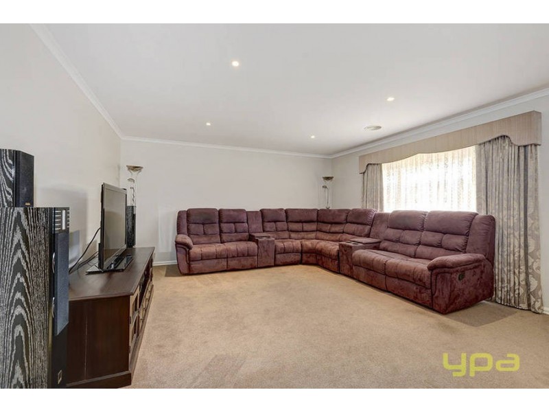 15 Sugarberry Rise, Melton West VIC 3337