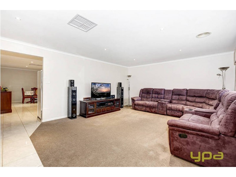 15 Sugarberry Rise, Melton West VIC 3337