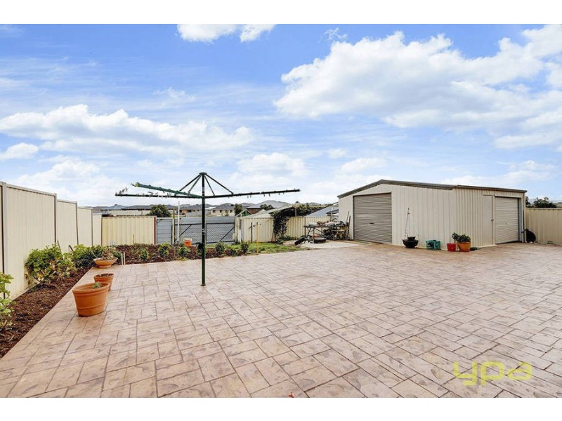 15 Sugarberry Rise, Melton West VIC 3337
