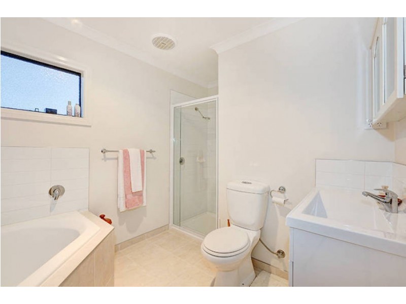 1/48 McBurnie Drive, Kurunjang VIC 3337