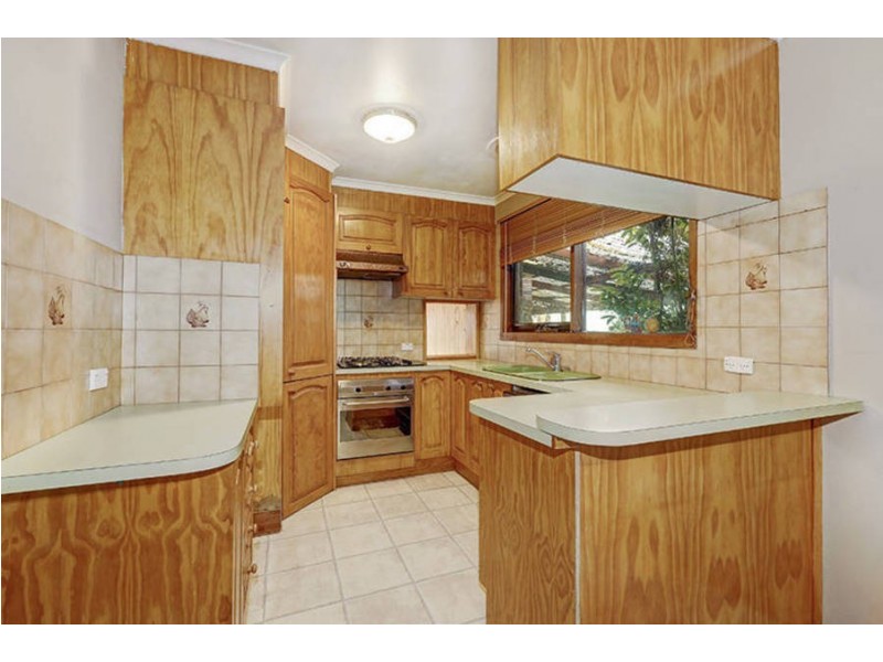 12 Lawson Road, Melton South VIC 3338