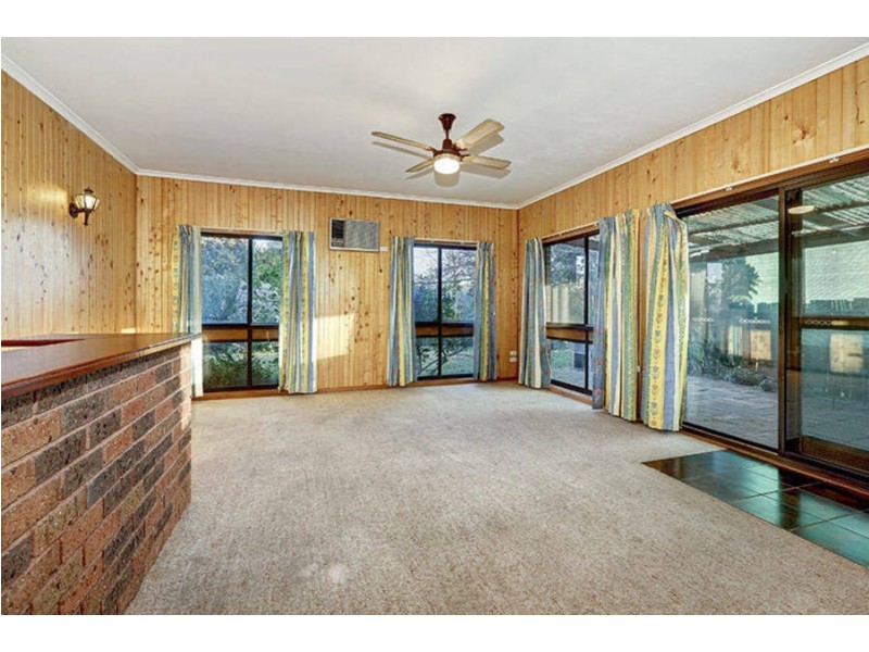 12 Lawson Road, Melton South VIC 3338