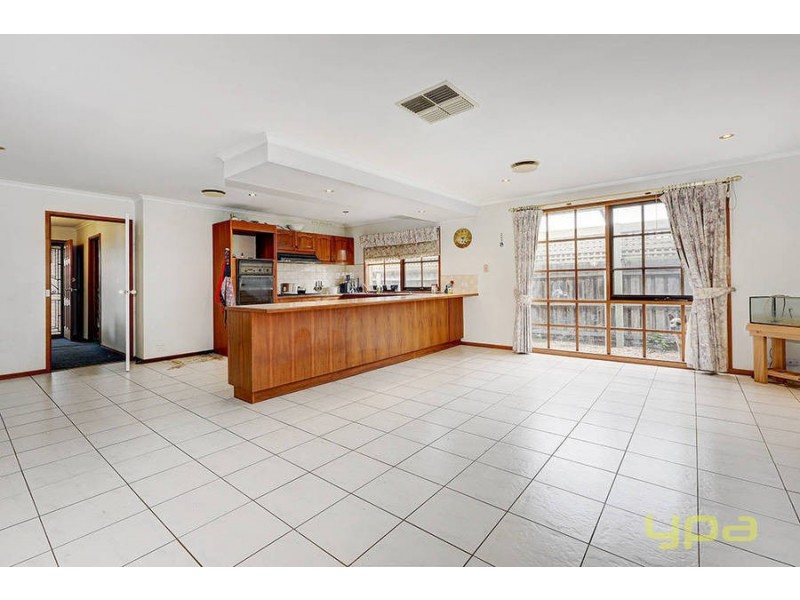 4 Gregory Place, Melton West VIC 3337