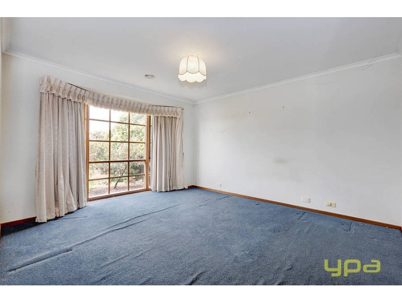 4 Gregory Place, Melton West VIC 3337