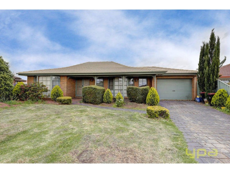 4 Gregory Place, Melton West VIC 3337