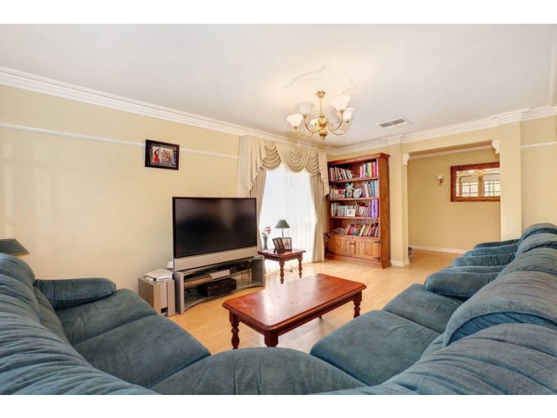 18 Tern Court, Melton VIC 3337