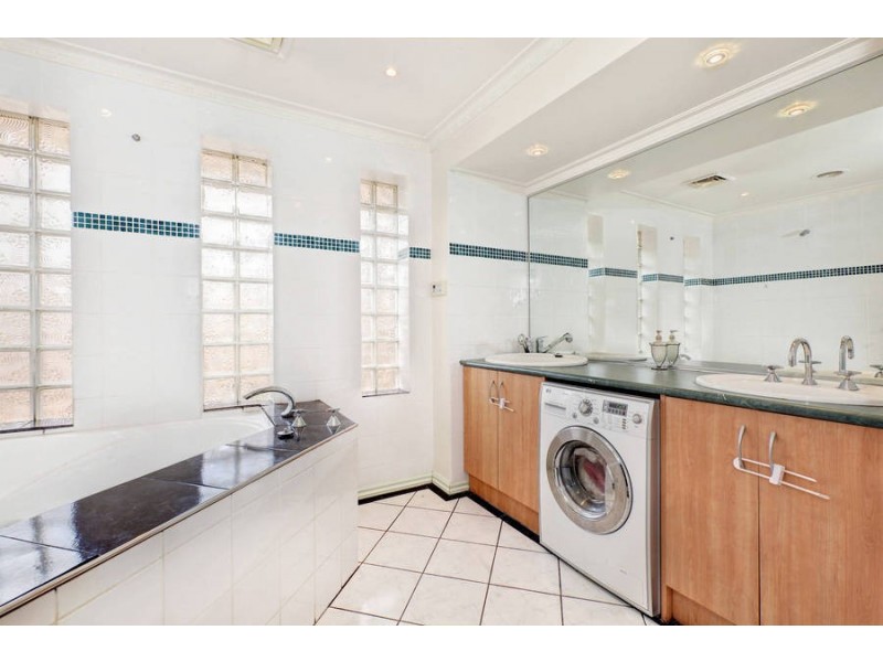 18 Tern Court, Melton VIC 3337