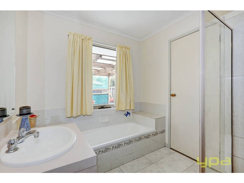 11 Kambar Court, Kurunjang VIC 3337