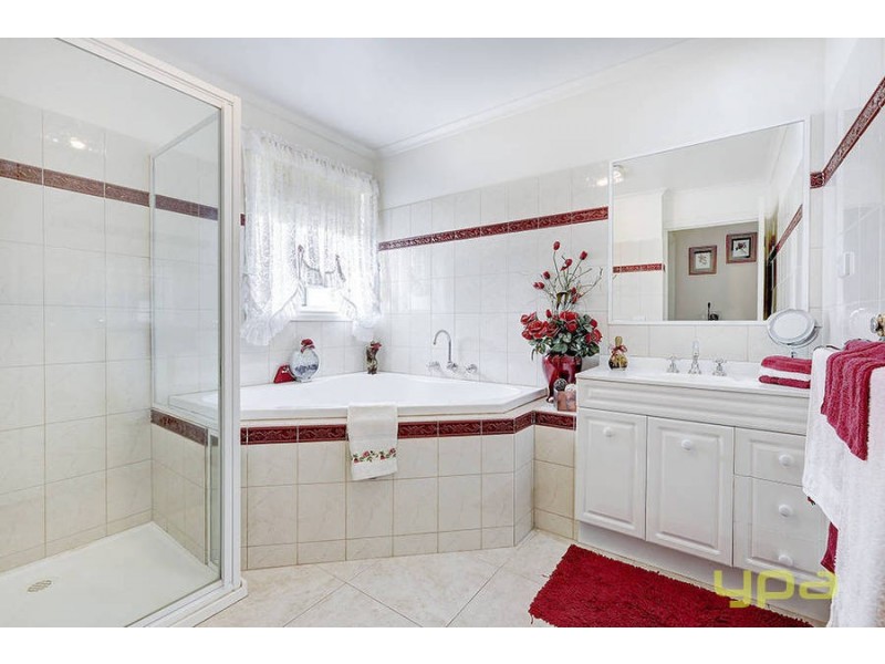 4 McBurnie Drive, Kurunjang VIC 3337