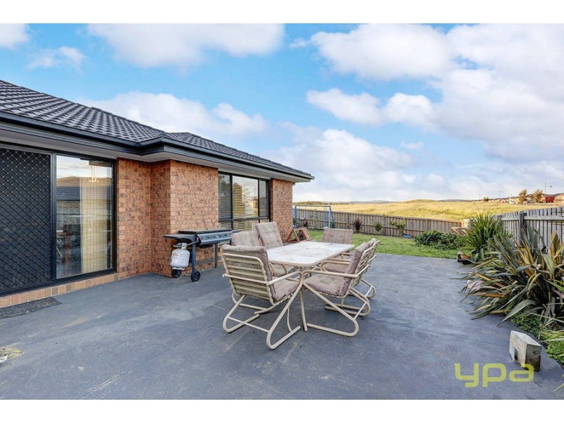 20 Peter Pan Crescent, Kurunjang VIC 3337
