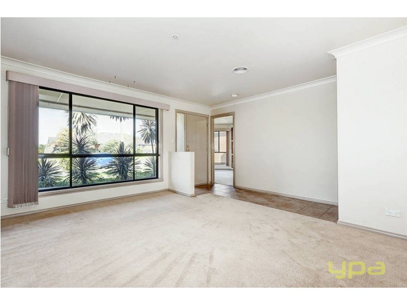 13 Ridgeway, Melton West VIC 3337