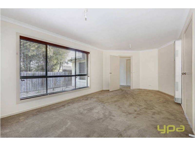 2/49 Smoult Drive, Kurunjang VIC 3337