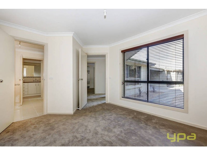 2/49 Smoult Drive, Kurunjang VIC 3337