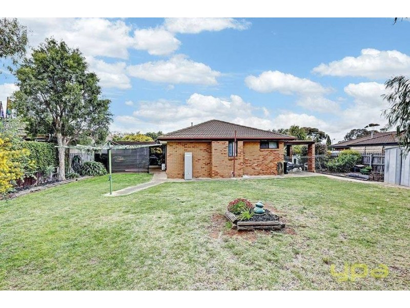 11 Smoult Drive, Kurunjang VIC 3337