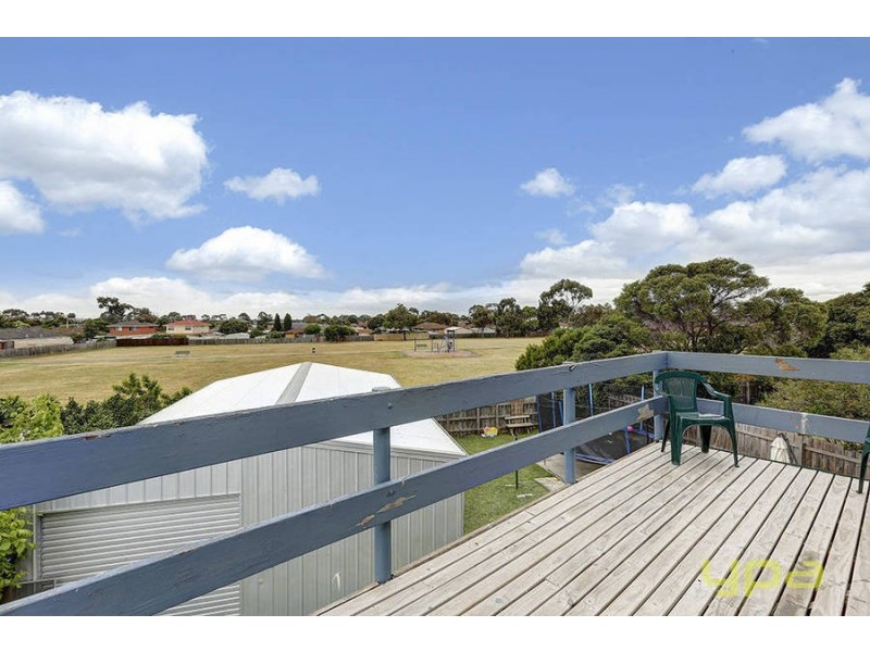 13 Roscrea Road, Melton VIC 3337