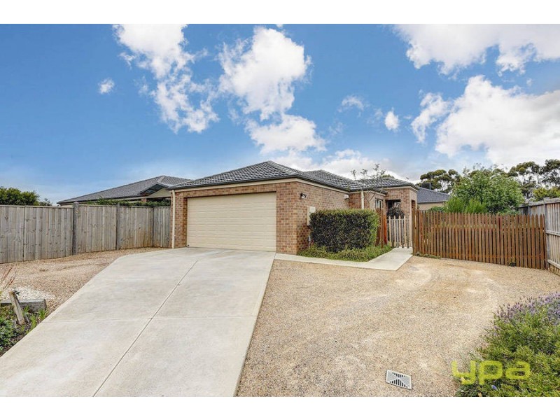 9 Robinia Court, Melton West VIC 3337