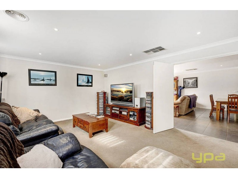 9 Robinia Court, Melton West VIC 3337