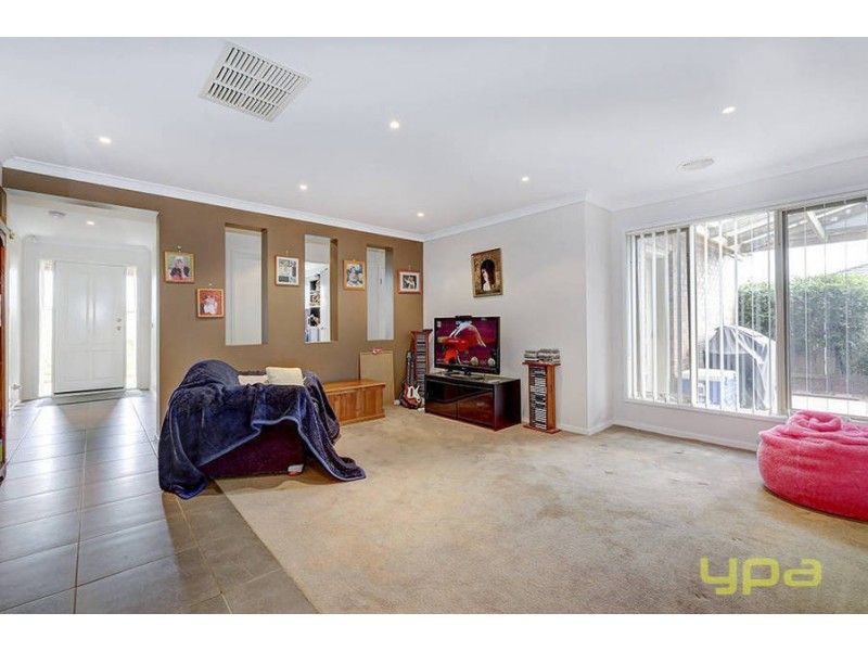 9 Robinia Court, Melton West VIC 3337