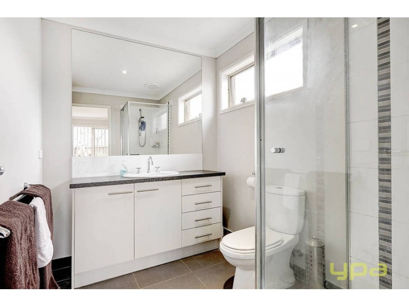 9 Robinia Court, Melton West VIC 3337