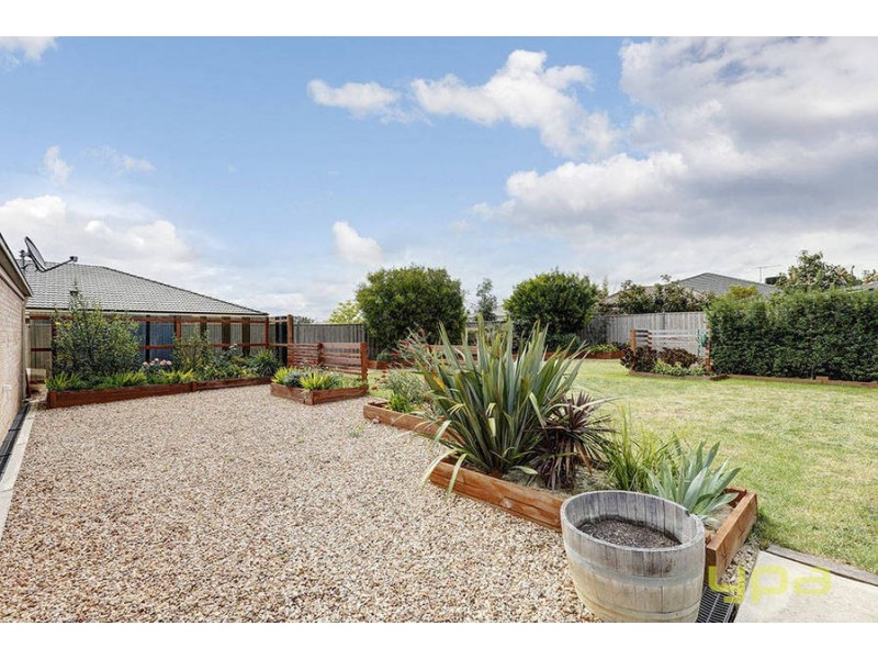 9 Robinia Court, Melton West VIC 3337