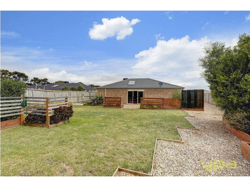 9 Robinia Court, Melton West VIC 3337