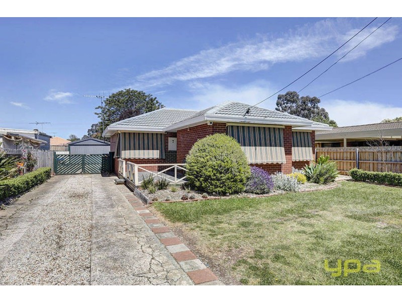 7 Grace Street, Melton South VIC 3338