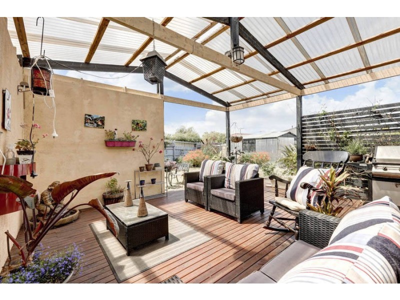 37 Carlyon Close, Melton West VIC 3337