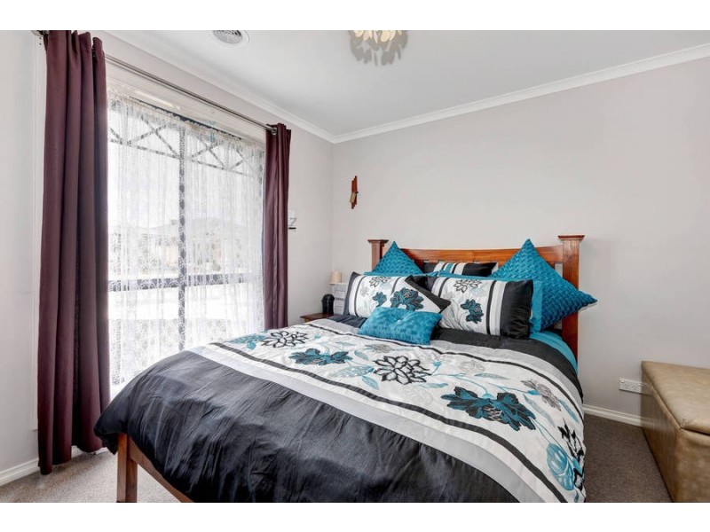 26 Lightfingers Street, Kurunjang VIC 3337