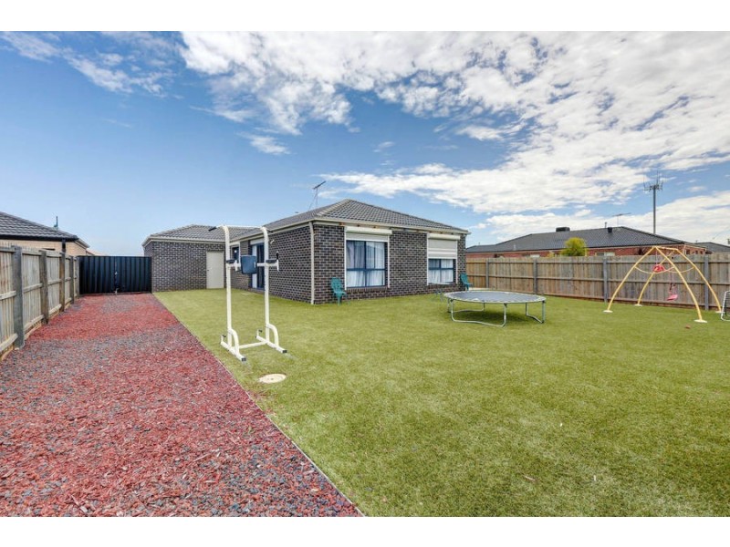 26 Lightfingers Street, Kurunjang VIC 3337