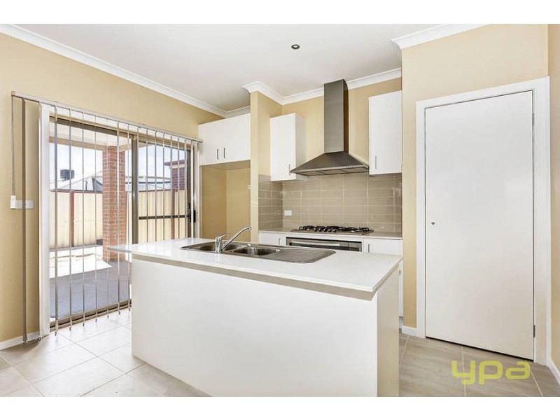 3/14 Pangbourne Avenue, Melton West VIC 3337