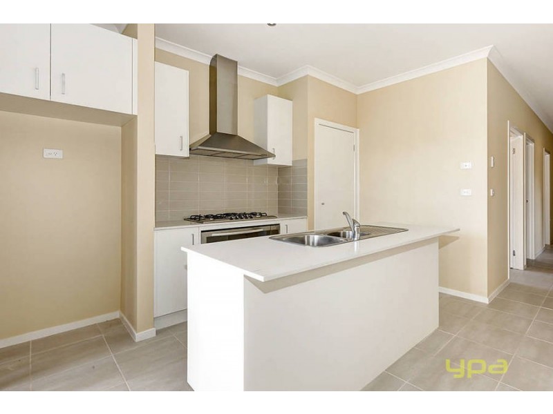 3/14 Pangbourne Avenue, Melton West VIC 3337