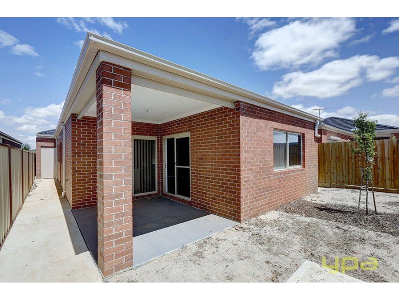3/14 Pangbourne Avenue, Melton West VIC 3337