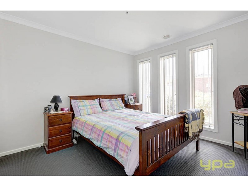 1 Petrea Place, Melton West VIC 3337