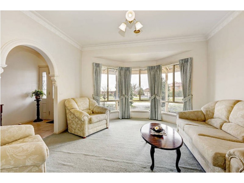 7 Maplewood Close, Brookfield VIC 3338