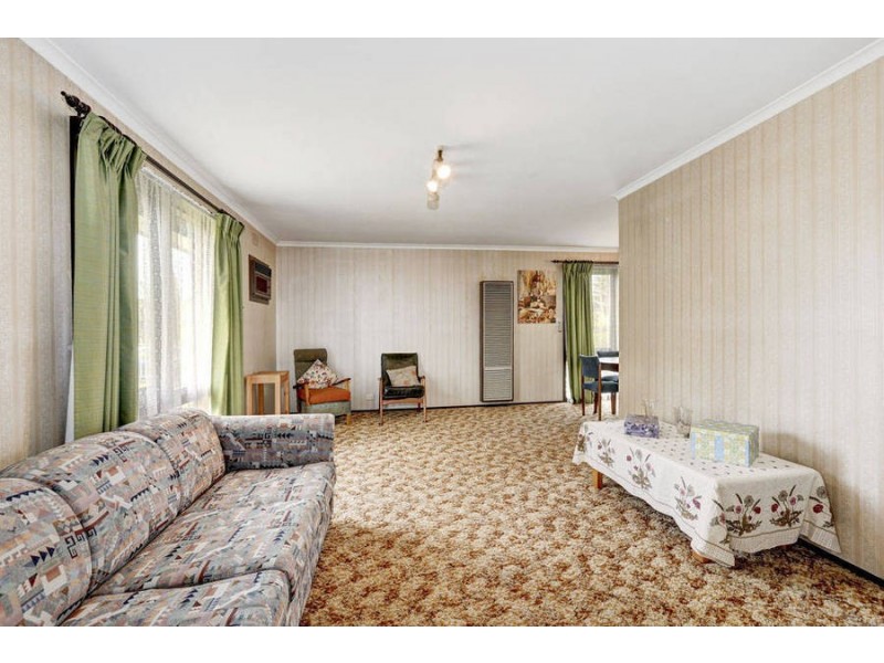 2 Grenville Place, Melton West VIC 3337