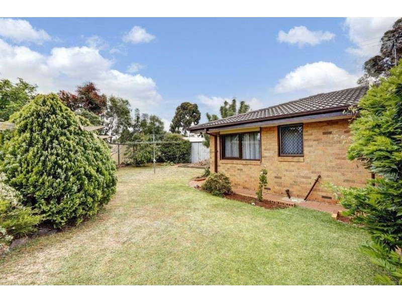 2 Grenville Place, Melton West VIC 3337