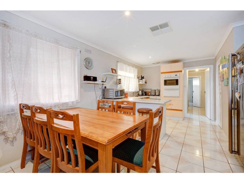 12 Eaton Street, Melton South VIC 3338