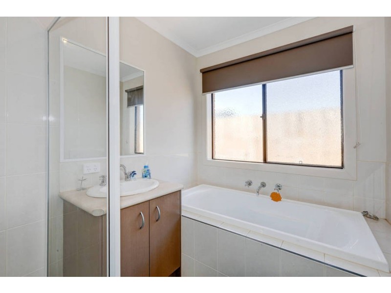 22 Turf Club Boulevard, Melton South VIC 3338