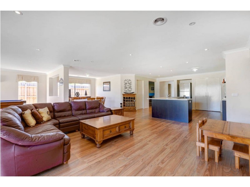 21 Brookfield Avenue, Brookfield VIC 3338