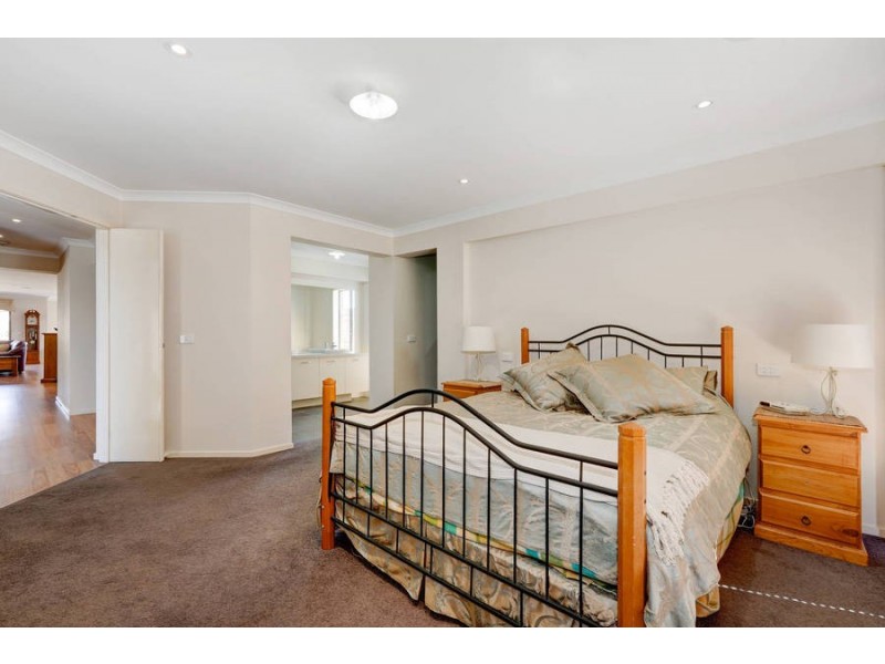 21 Brookfield Avenue, Brookfield VIC 3338