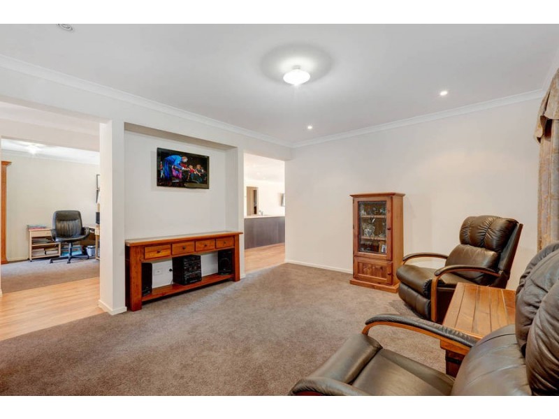 21 Brookfield Avenue, Brookfield VIC 3338
