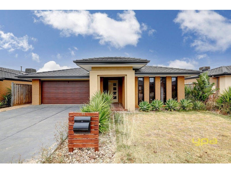 11 Merrystowe Way, Melton West VIC 3337